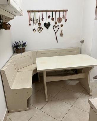 TAVOLO E PANCHE CON ANGOLO