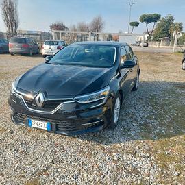 Renault Megane Mégane Blue dCi 115 CV EDC R.S. Lin