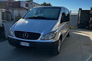 Mercedes Vito autocarro 6 posti