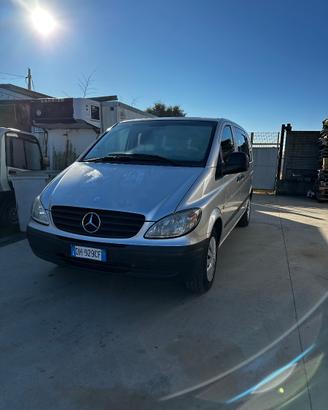 Mercedes Vito autocarro 6 posti