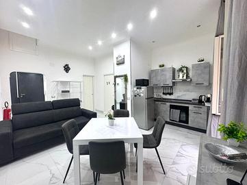 2 LOCALI A NAPOLI
