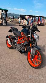 KTM Duke 125