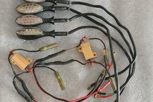 indicatori direzione a led universali