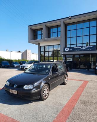 Volkswagen Golf 1.4 16V cat 5 porte Air Ok neopate