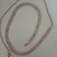 Cinturino con strass su base color oro