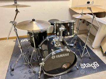 Batteria YAMAHA completa di piatti