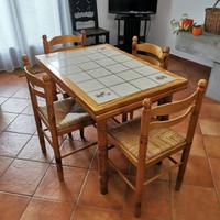 tavolo  allungabile con piastrelle in ceramica più