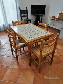 tavolo  allungabile con piastrelle in ceramica più