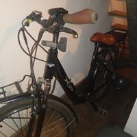 Bicicletta elettrica usata, praticamente nuo