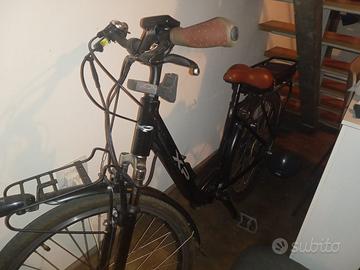 Bicicletta elettrica usata, praticamente nuo
