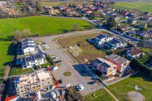 VILLA A SCHIERA D'ANGOLO A LESIGNANO DE' BAGNI