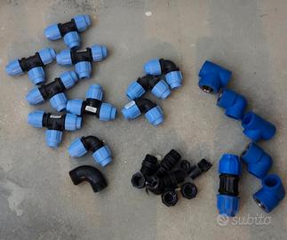 Lotto raccordi irrigazione PE vari (T, curve, mani