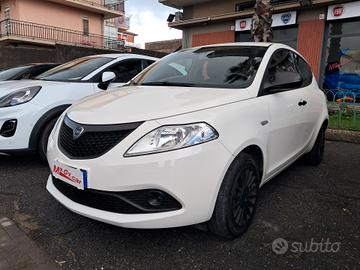 Lancia Ypsilon 1.0 FireFly Hybrid 70 cv Silver