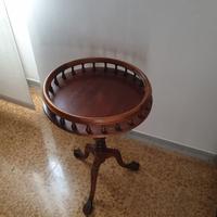 Tavolino tondo portaoggetti