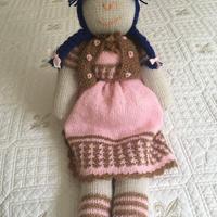 Bambola di lana fatta a mano