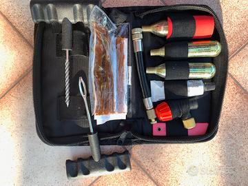Kit riparazione pneumatici marca GIVI