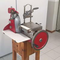 Affettatrice manuale da restaurare
