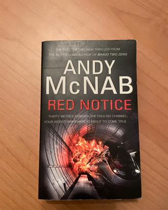 Libro in inglese Red Notice thriller poliziesco