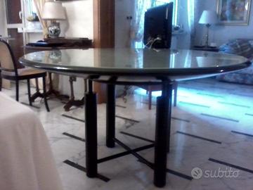 Tavolo tondo con piano in cristallo