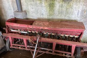 Seminatrice trainata 2 metri di lunghezza