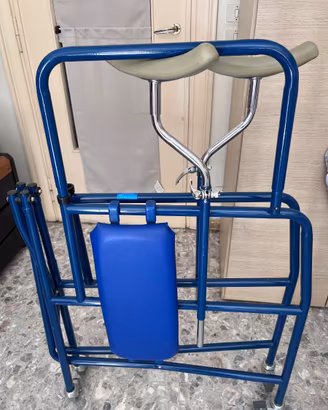 Deambulatore ascellare pieghevole