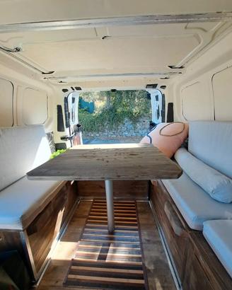 Ford Transit Custom – Van attrezzato (immatricolat