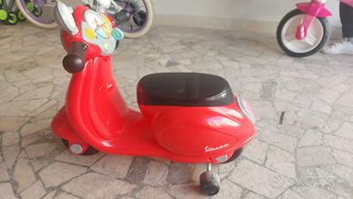 Chicco Vespa giocattolo Bambini Rossa luci e suoni