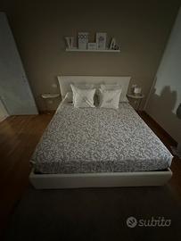 Letto matrimoniale con contenitore