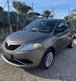 Lancia Ypsilon 1.2 69 CV 5 porte Gold