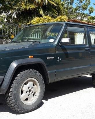 Disponibili ricambi Jeep Cherokee Xj.