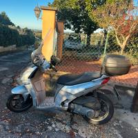 Scooter Aprilia Sportcity 200