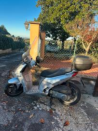 Scooter Aprilia Sportcity 200