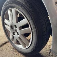 Pneumatici completi Toyota Yaris