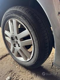 Pneumatici completi Toyota Yaris