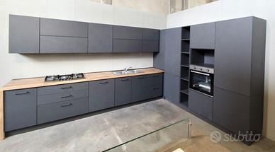 Cucina adattabile nuova di fine serie