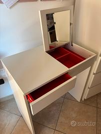 Specchiera ikea