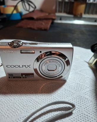 fotocamera digitale nikon  coolpix 10A