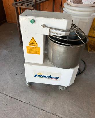 Impastatrice professionale Puglisi per pane e pizz