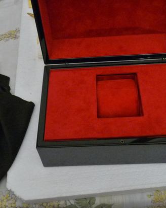 Roger Dubuis porta orologio originale