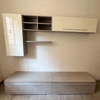 Camera da pranzo + tavolo con sedie