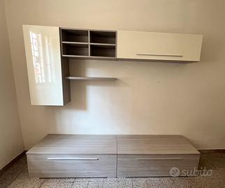 Camera da pranzo + tavolo con sedie