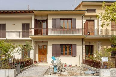 Casa indipendente di 191 m² con più di 5 locali a 