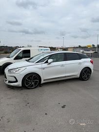 DS 5 Hybrid 4x4 Chic