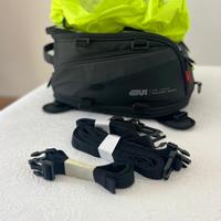 Borsa da serbatoio magnetica Easy-T EA130B GIVI