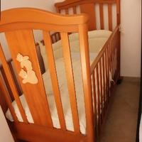 Lettino a dondolo Azur in legno