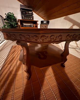 Tavolino in legno doppio ripiano