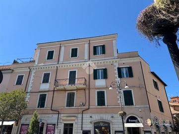 2 LOCALI A GENZANO DI ROMA