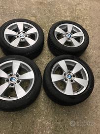 Cerchi BMW 17" con gomme invernali Goodyear Runf