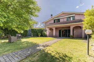 VILLA SINGOLA A CAPRAROLA