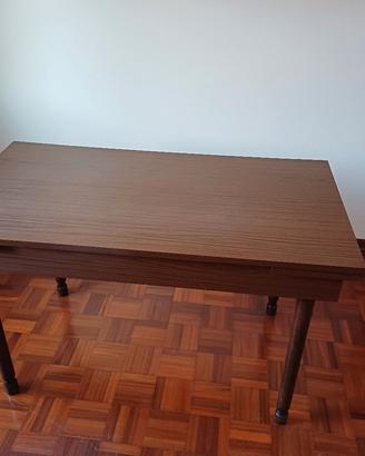 Tavolo in legno 130X70 allungabile fino a  180 cm